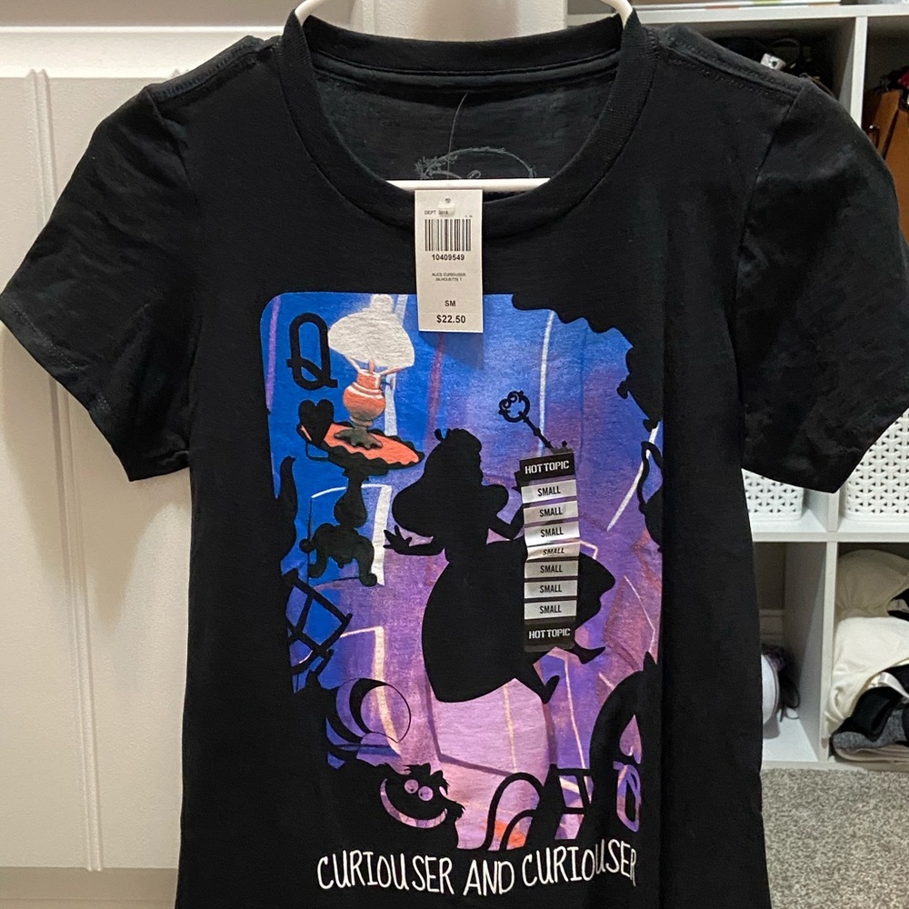 ⛔️SOLD⛔️ Disney Alice in Wonderland Shirt